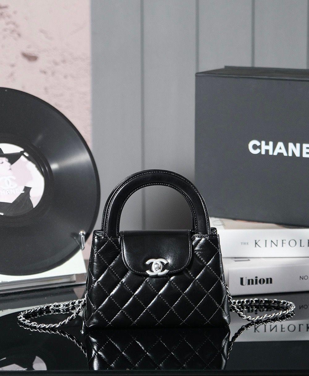 Ladies Chanel bags Lilly Onlines