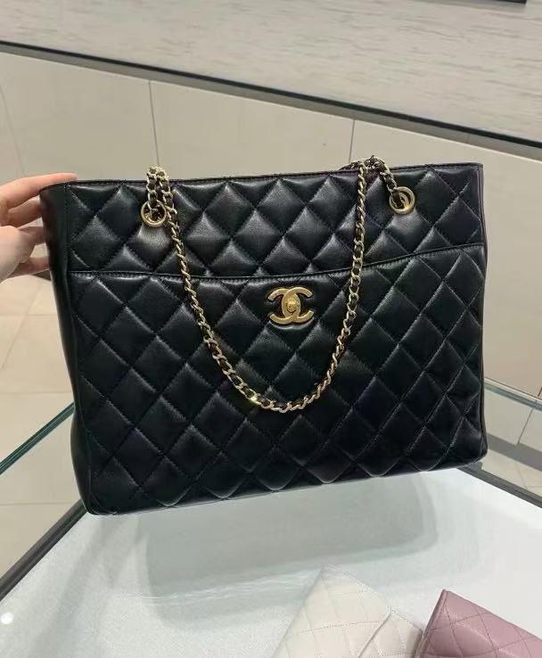 Ladies Chanel bags Lilly Onlines