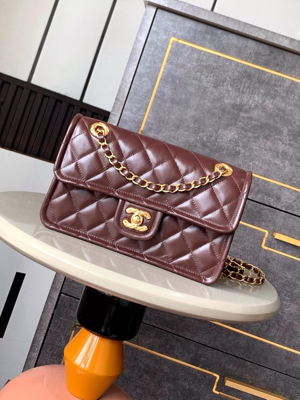 Ladies Chanel bags Lilly Onlines