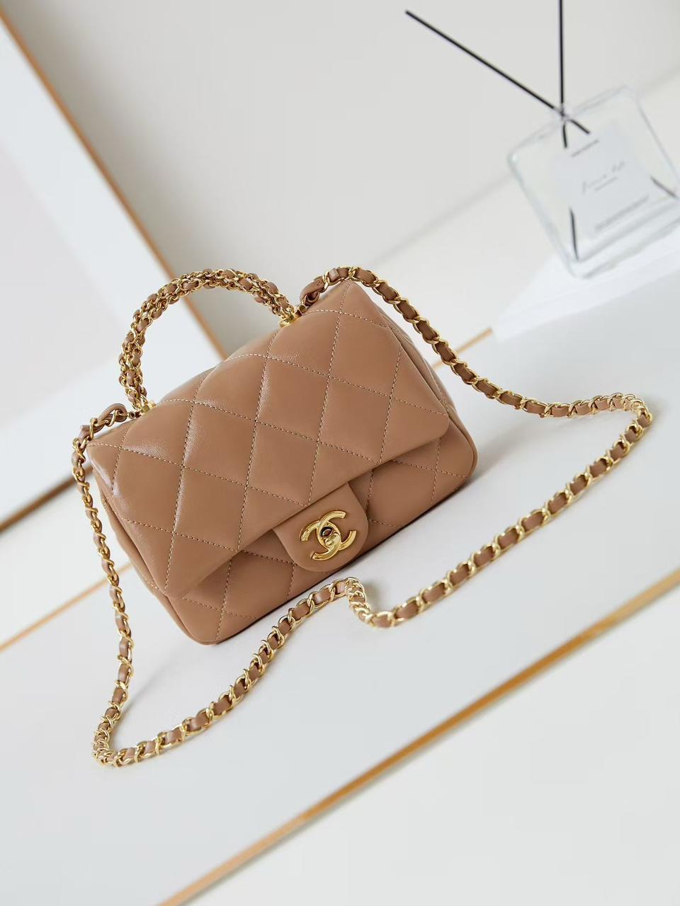 Ladies Chanel bags Lilly Onlines