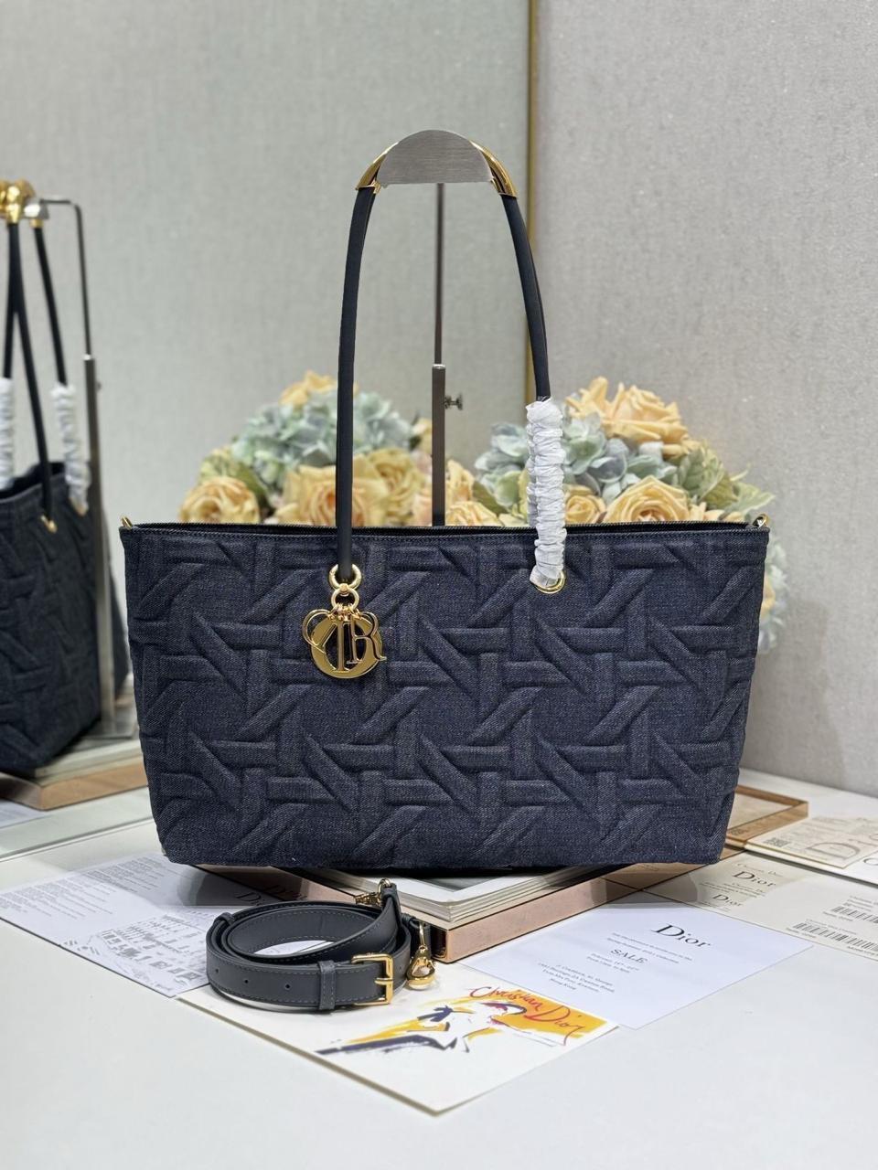 Ladies Dior bags Lilly Onlines
