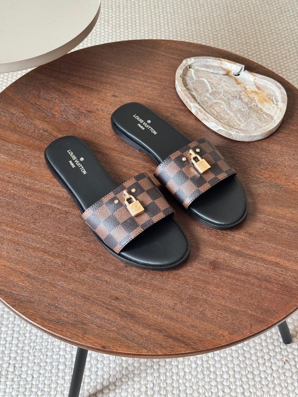 Ladies flats Lilly Onlines