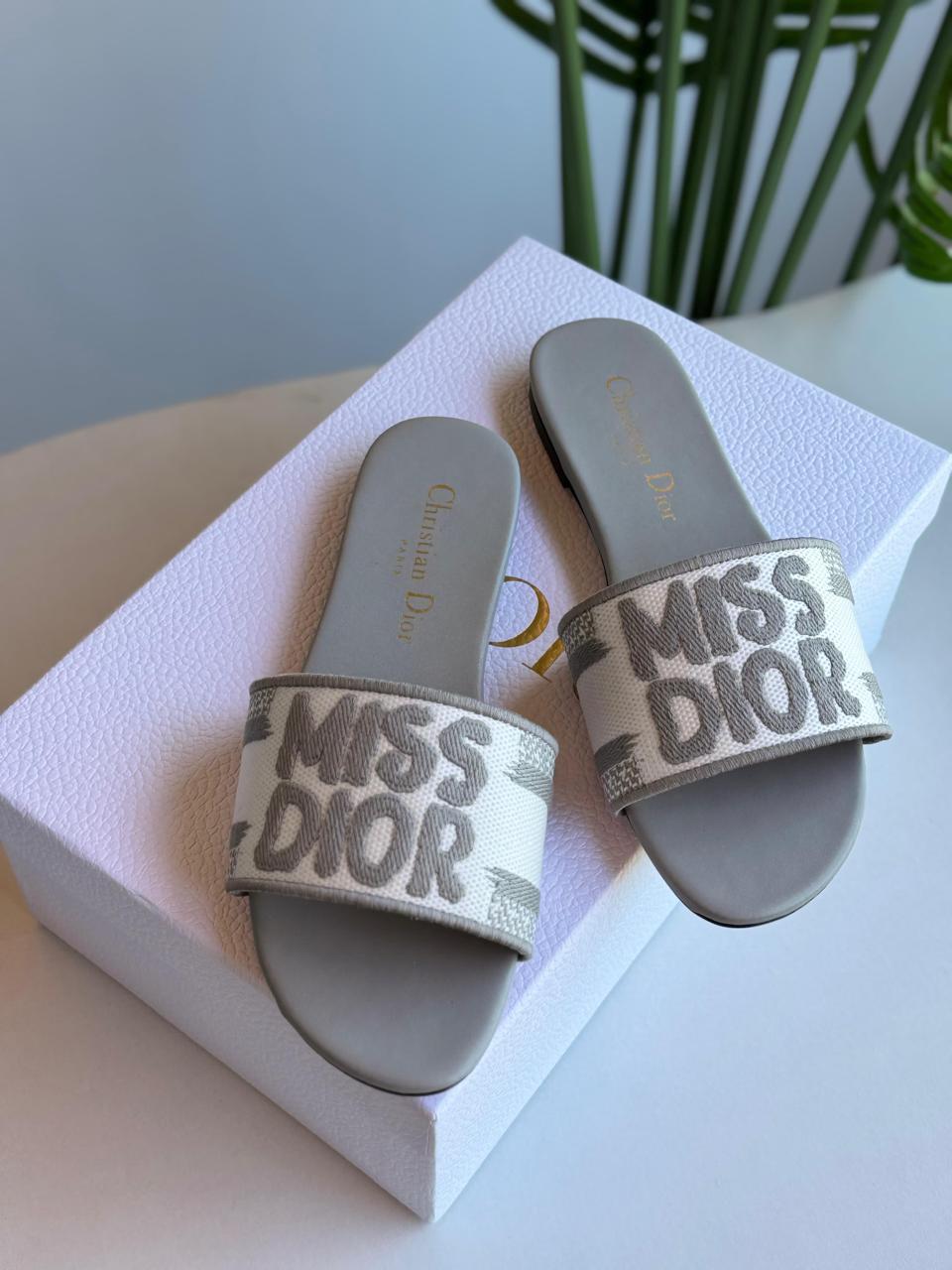Ladies flats Lilly Onlines