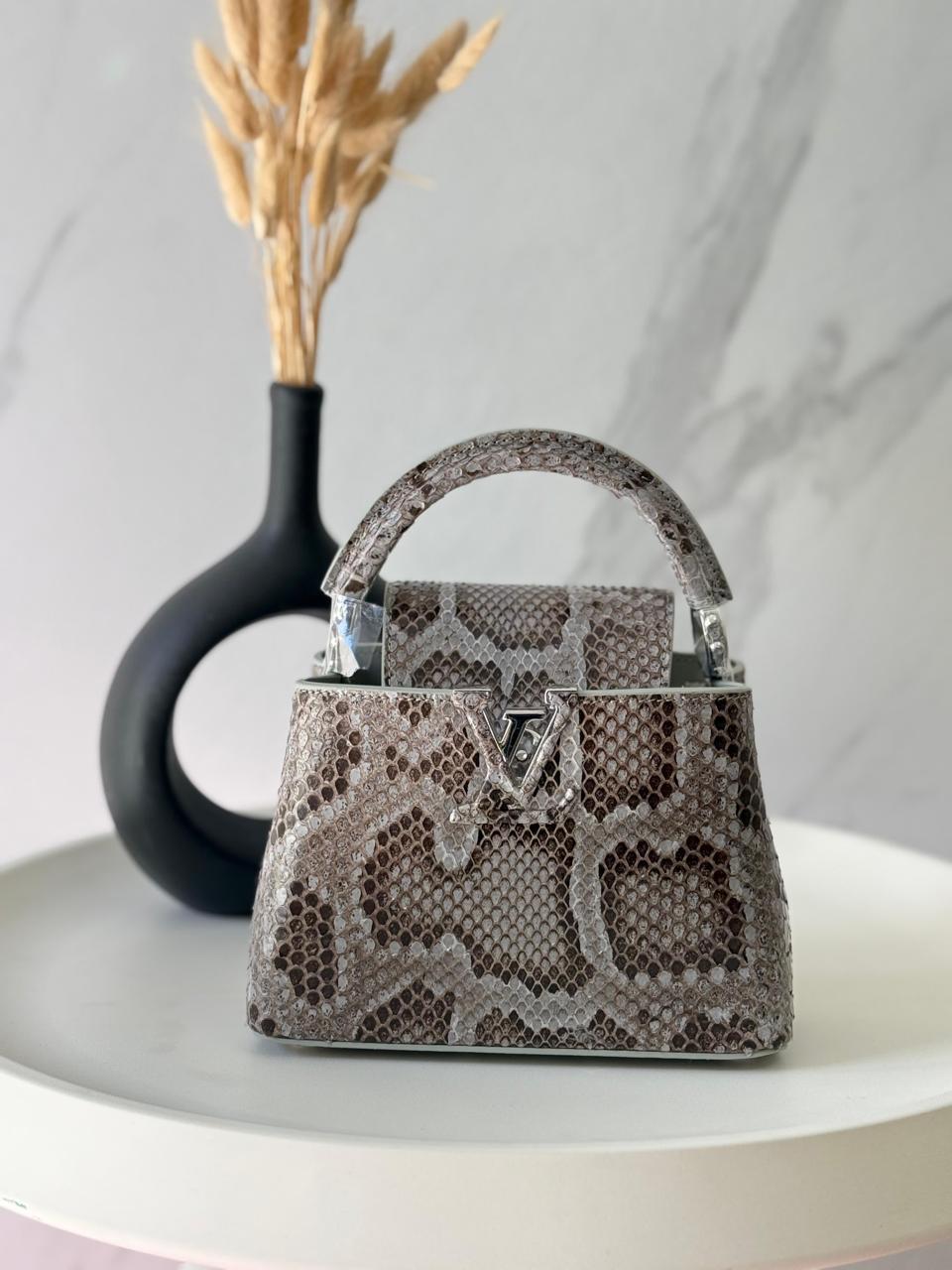 Ladies Lv bags Lilly Onlines