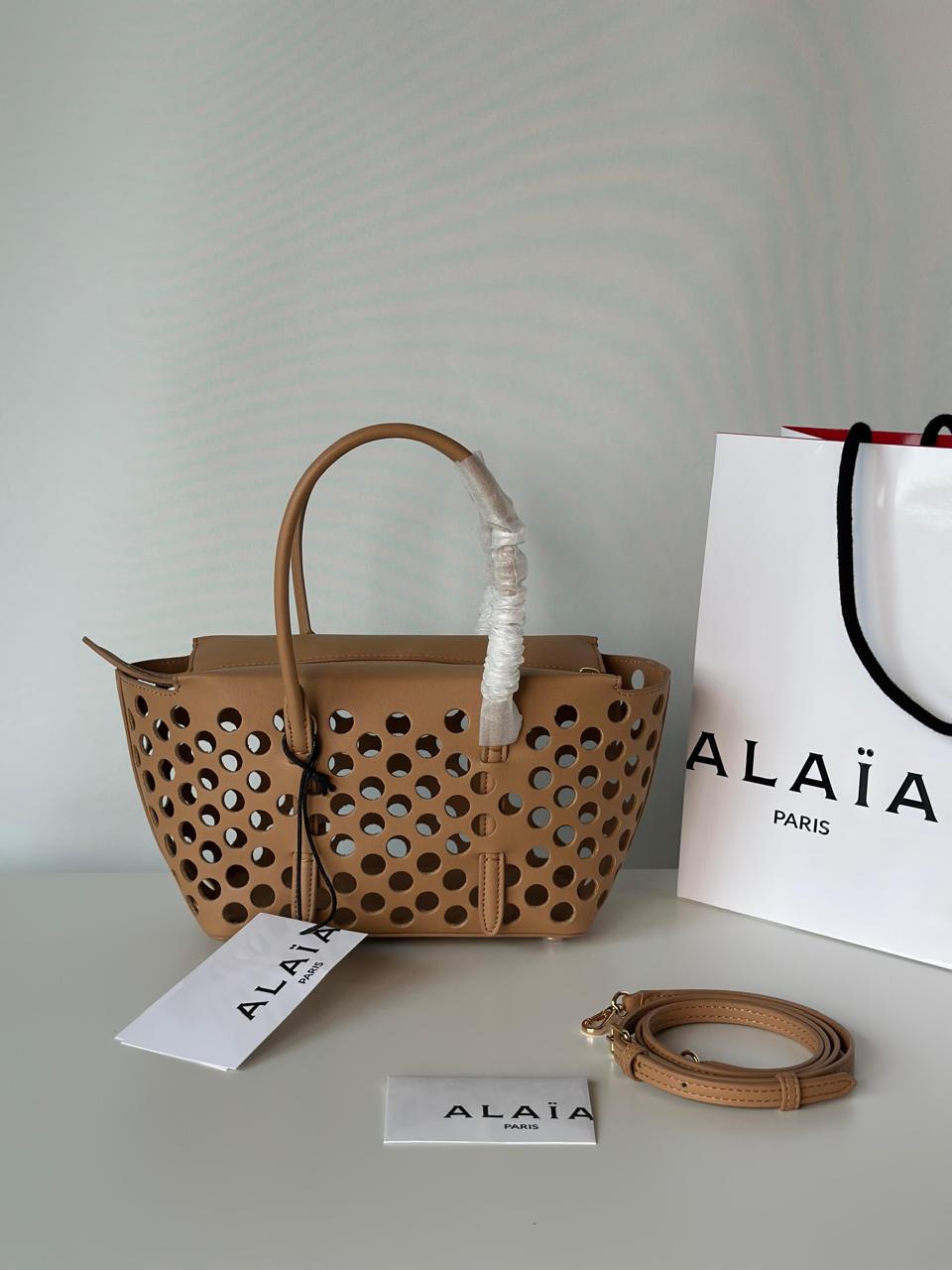 Ladies Alaia bags Lilly Onlines