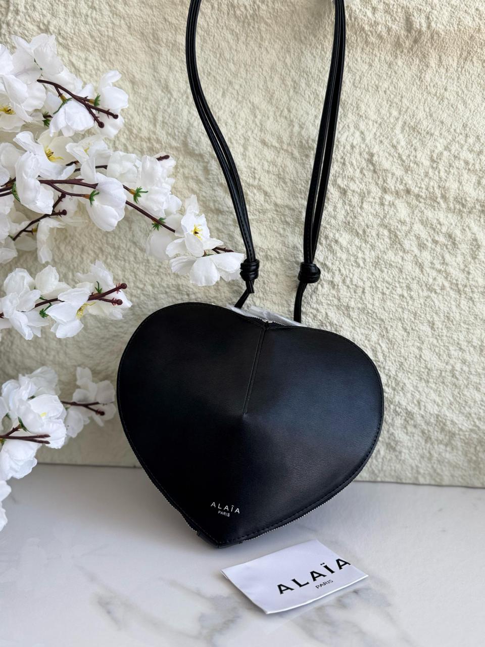 Ladies Alaia bags Lilly Onlines