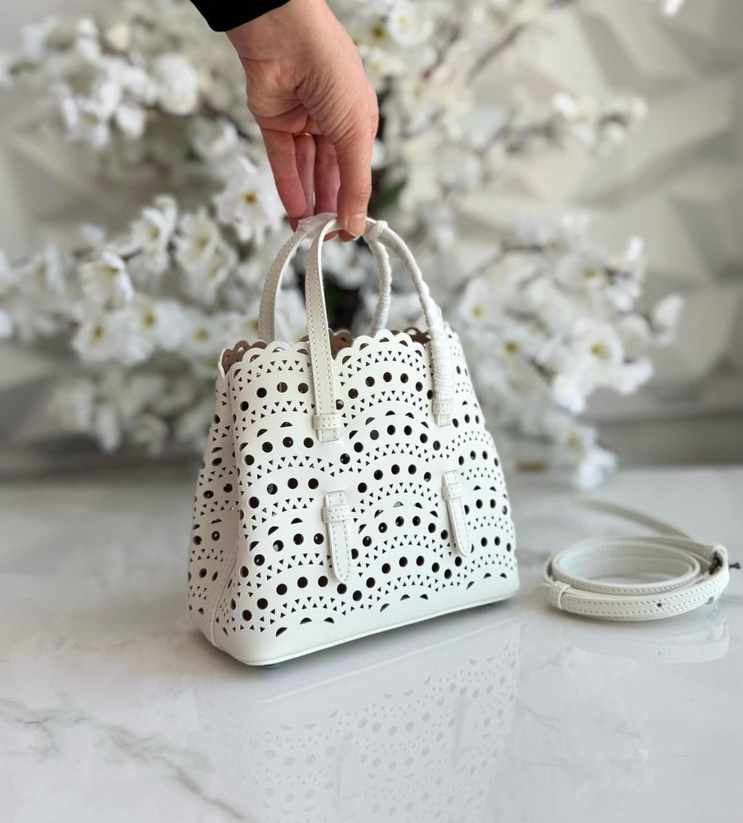 Ladies Alaia bags Lilly Onlines