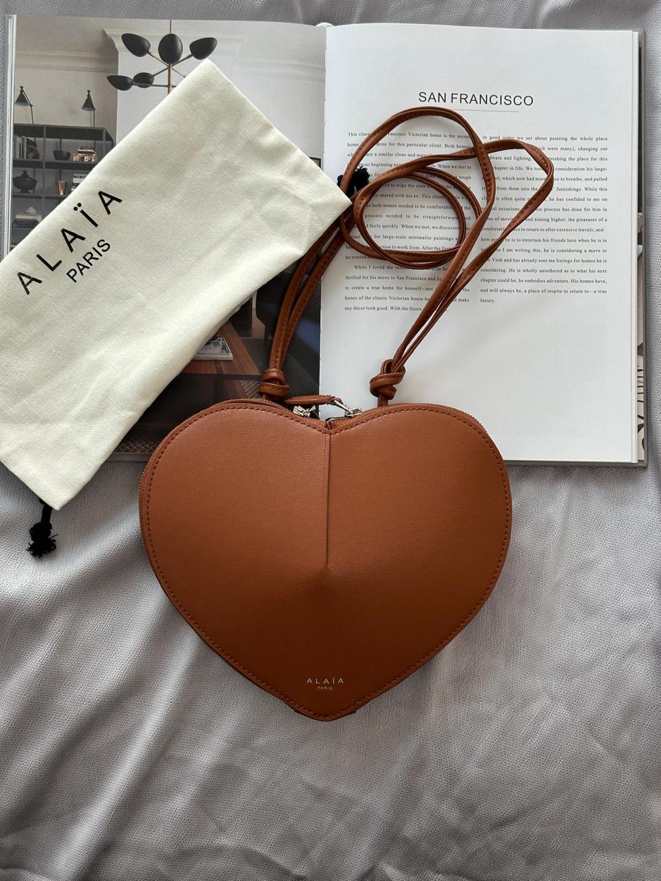 Ladies Alaia bags Lilly Onlines