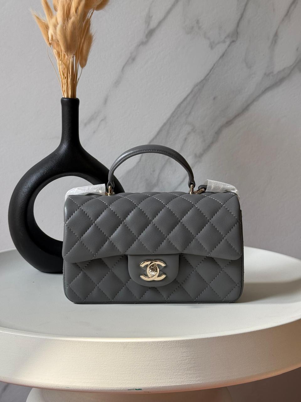 Ladies Chanel bags Lilly Onlines