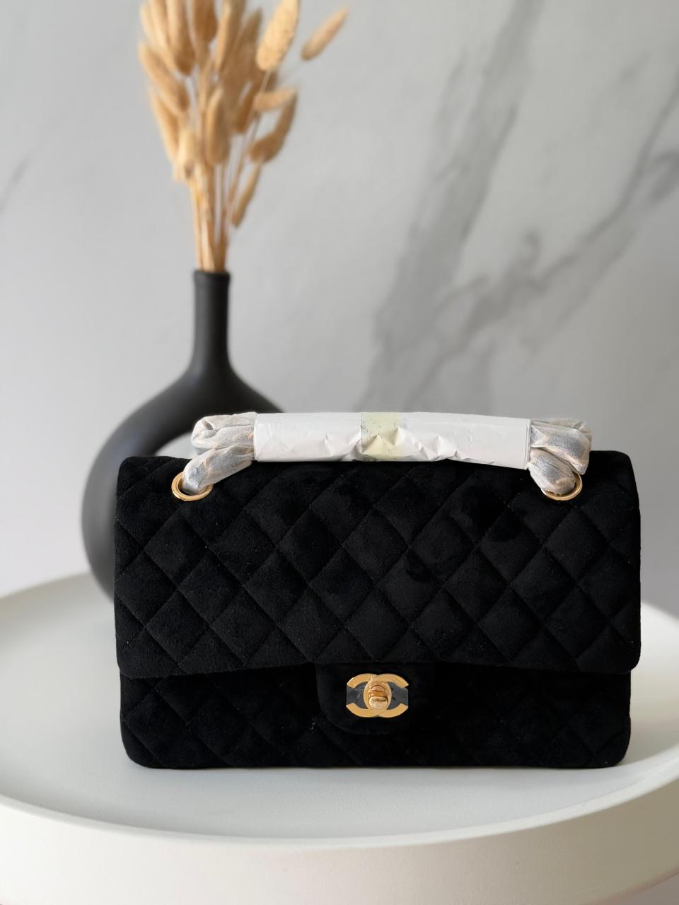 Ladies Chanel bags Lilly Onlines