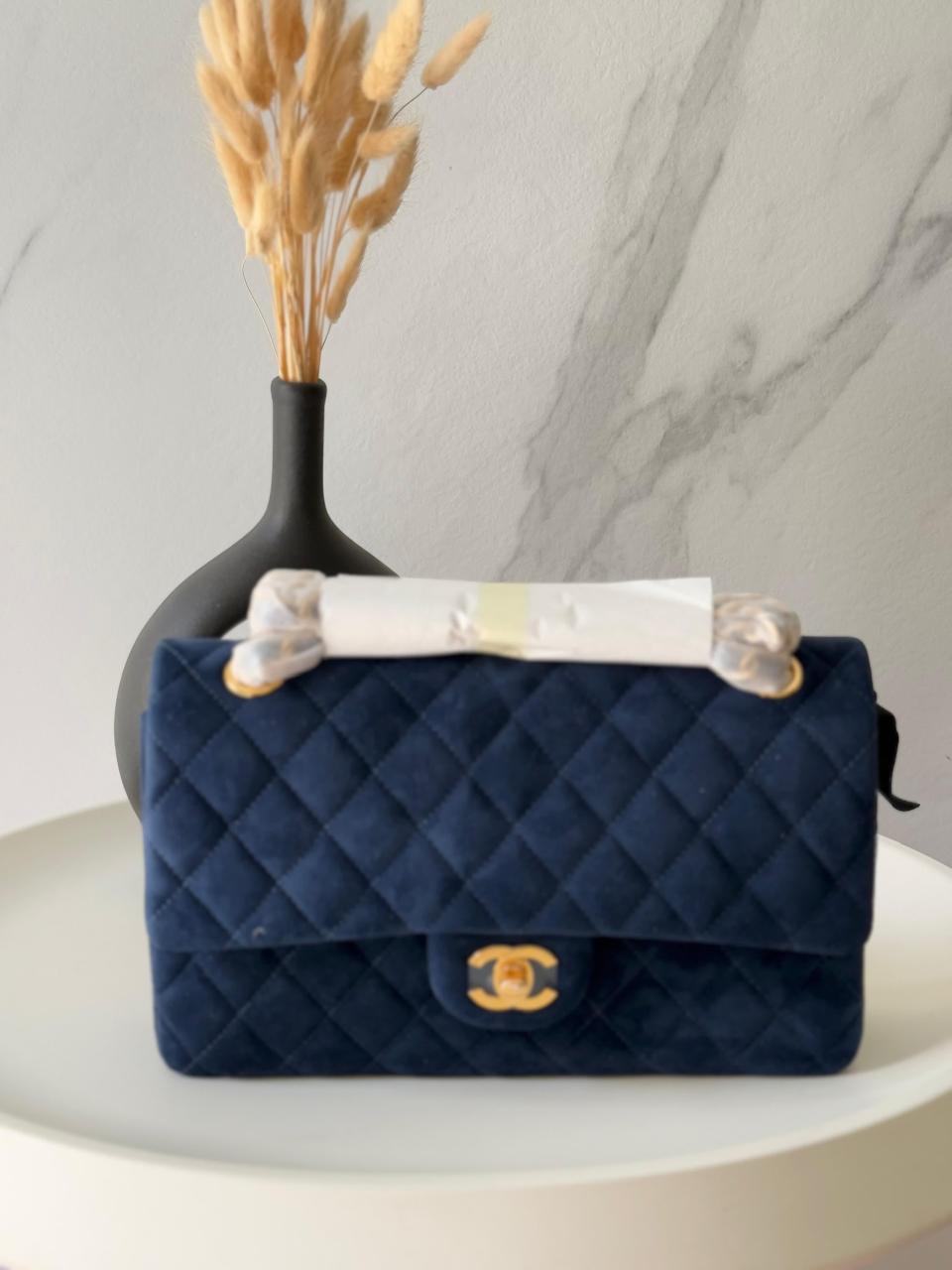 Ladies Chanel bags Lilly Onlines
