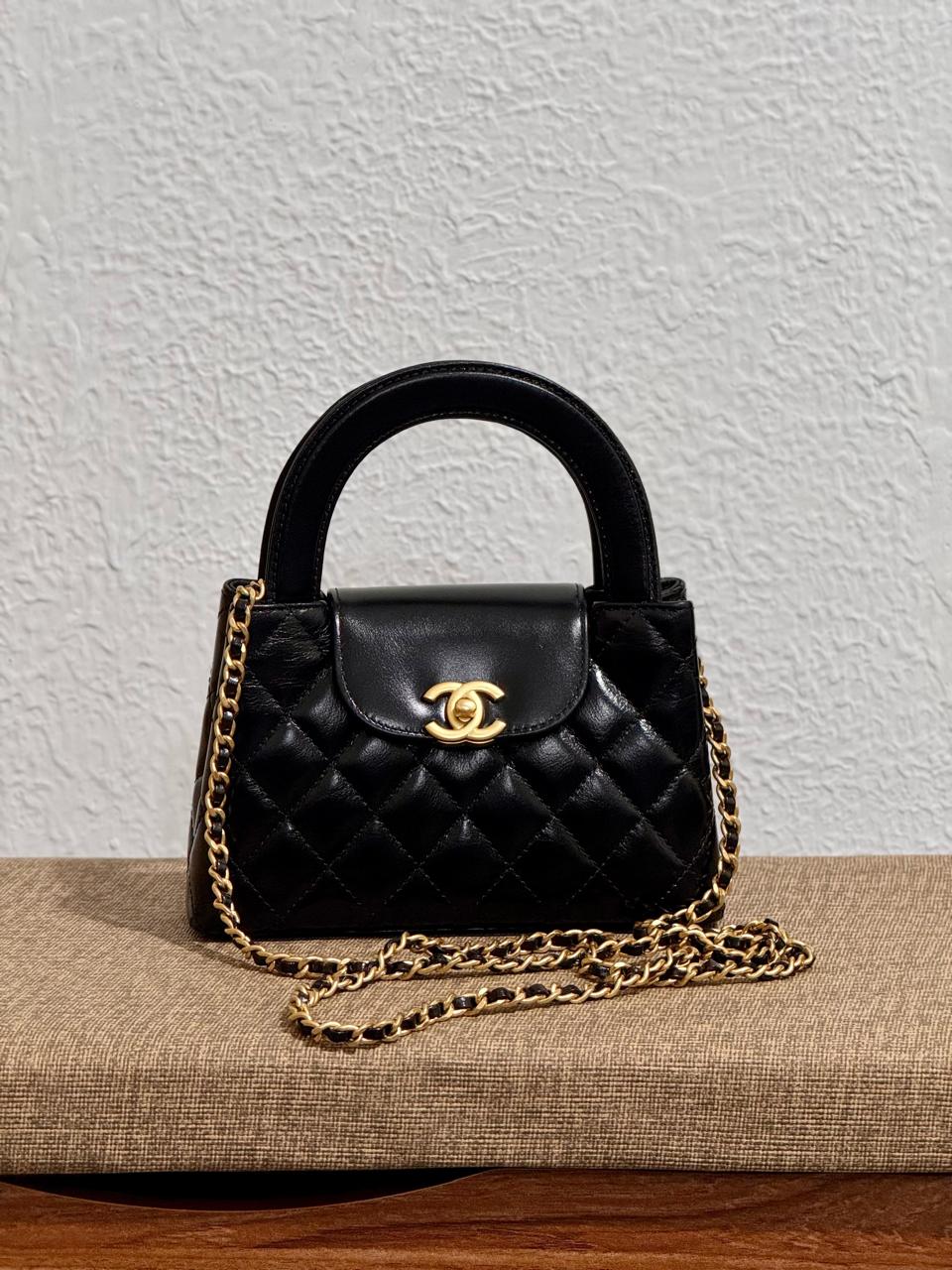 Ladies Chanel bags Lilly Onlines