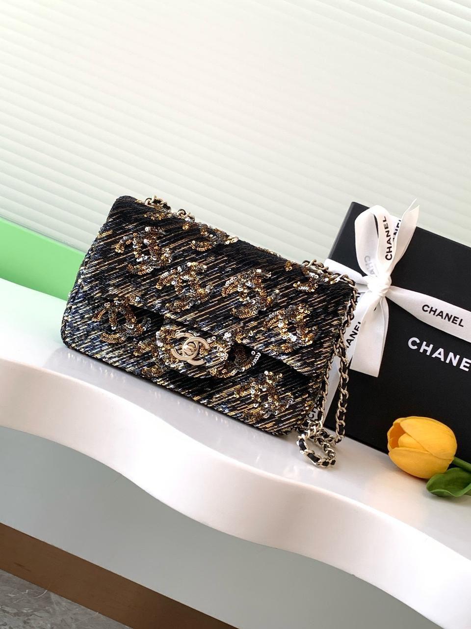 Ladies Chanel bags Lilly Onlines