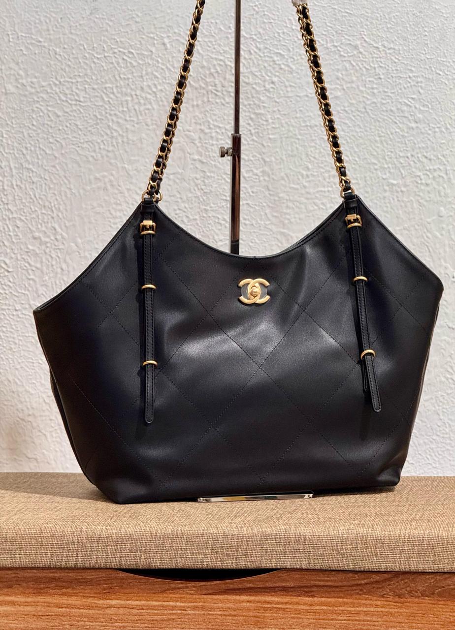 Ladies Chanel bags Lilly Onlines