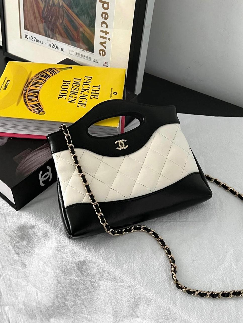 Ladies Chanel bags Lilly Onlines