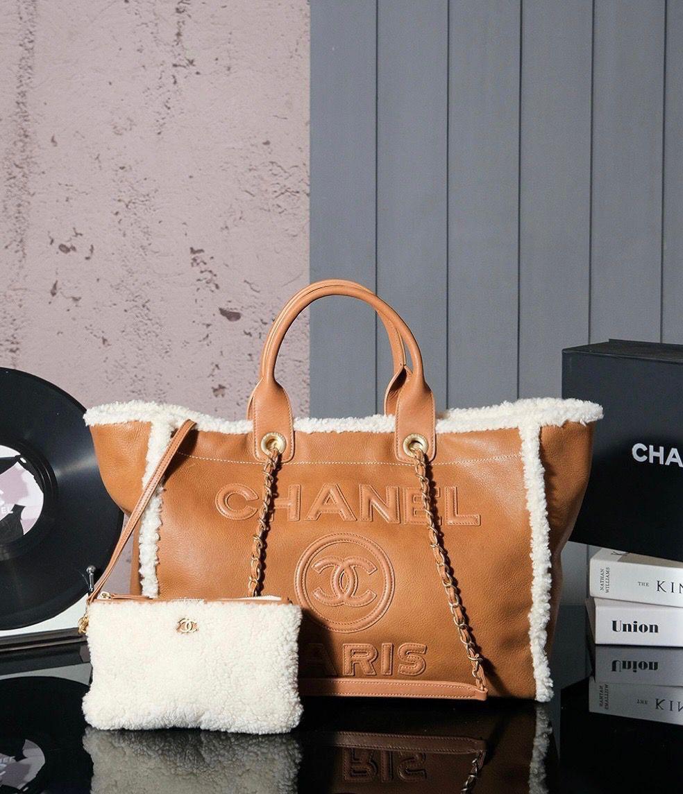 Ladies Chanel bags Lilly Onlines