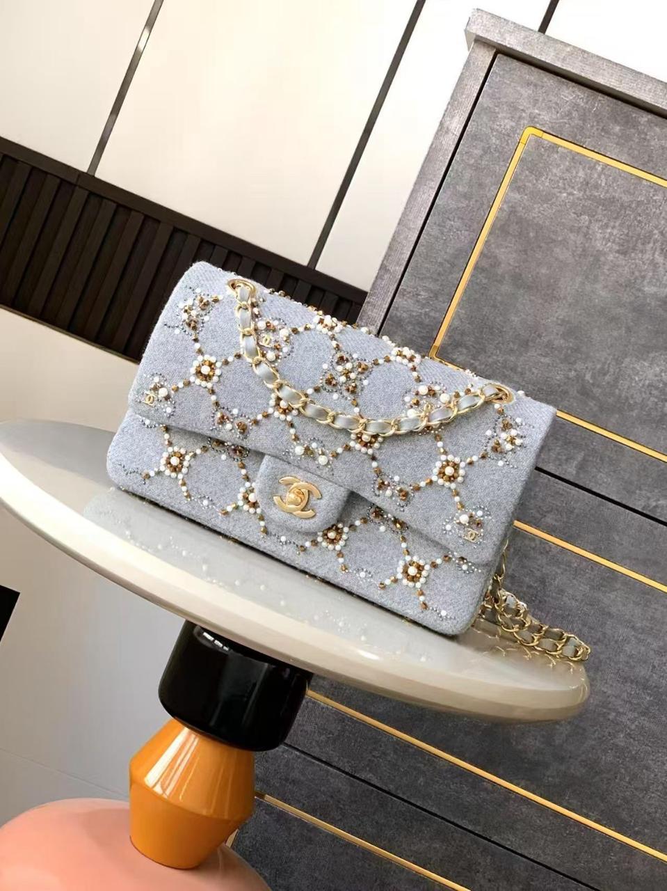 Ladies Chanel bags Lilly Onlines