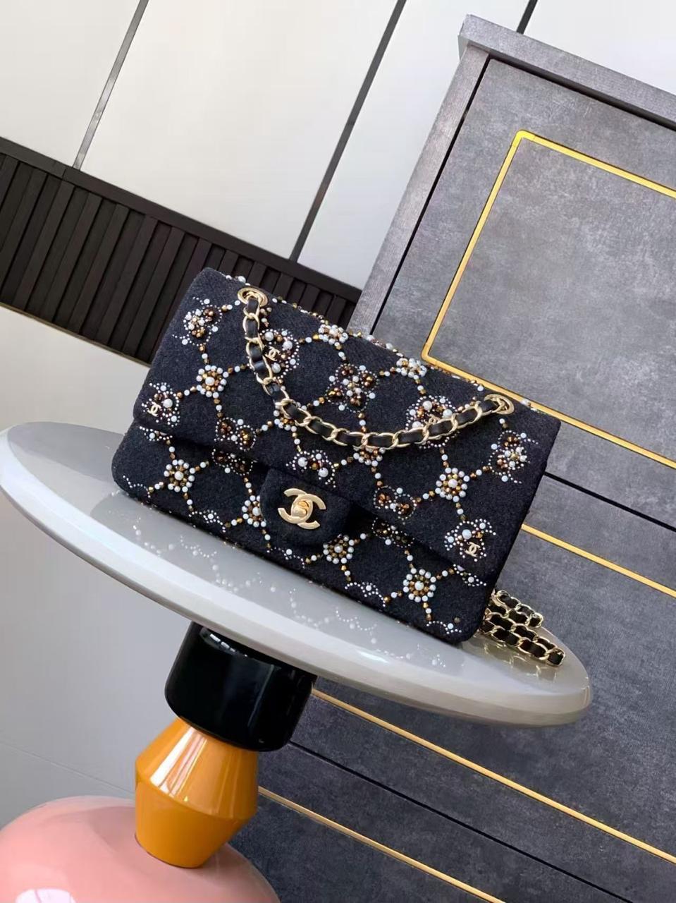 Ladies Chanel bags Lilly Onlines