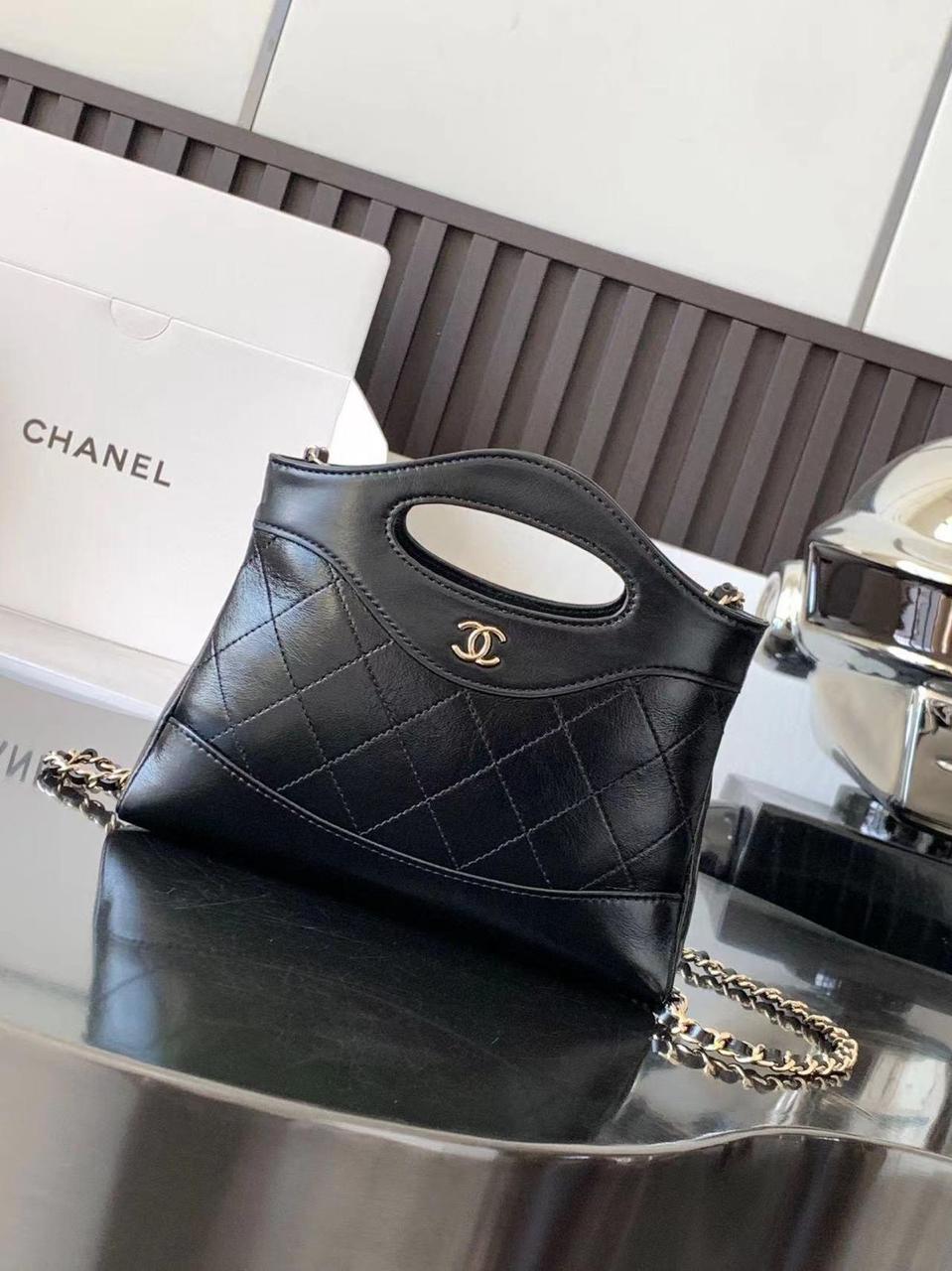 Ladies Chanel bags Lilly Onlines