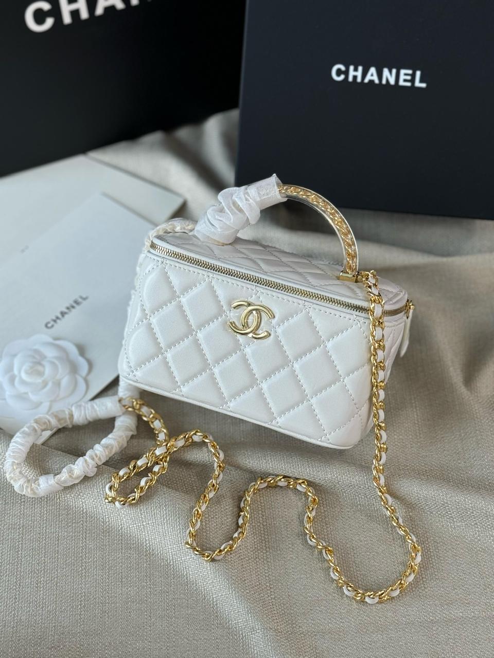 Ladies Chanel bags Lilly Onlines