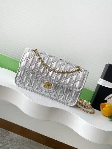 Ladies Chanel bags Lilly Onlines