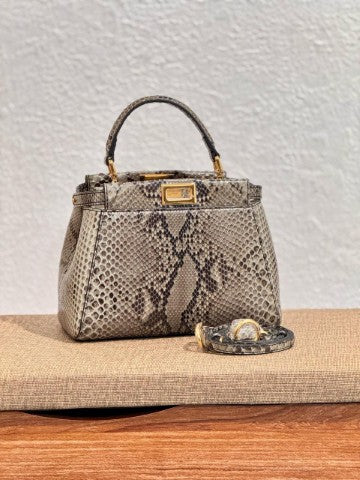 Ladies Fendi bag Lilly Onlines