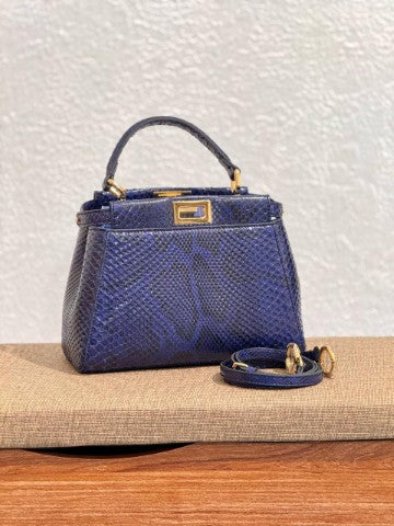 Ladies Fendi bag Lilly Onlines