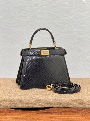 Ladies Fendi bag Lilly Onlines