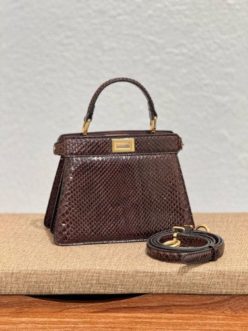 Ladies Fendi bag Lilly Onlines