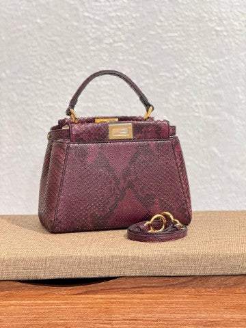 Ladies Fendi bag Lilly Onlines