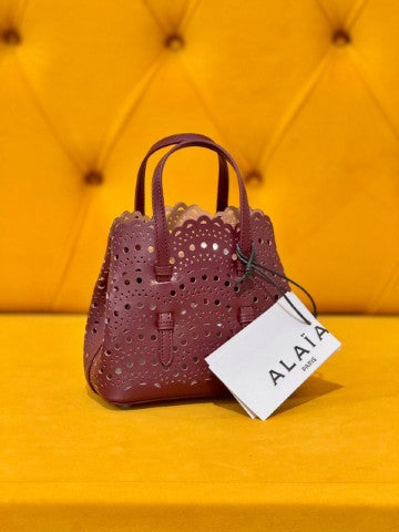 Ladies Alaia bags Lilly Onlines