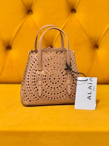 Ladies Alaia bags Lilly Onlines