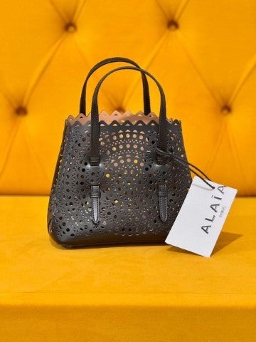 Ladies Alaia bags Lilly Onlines
