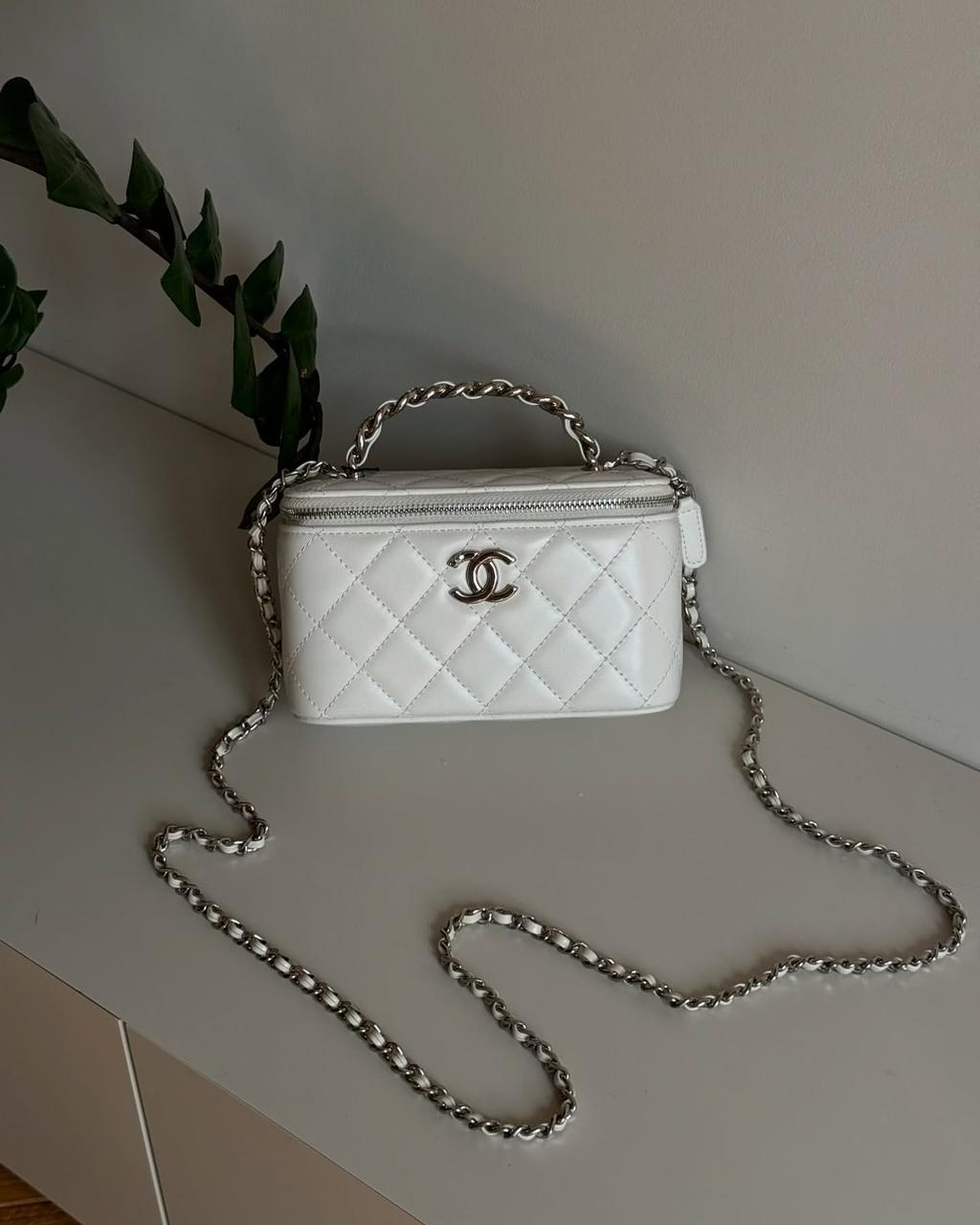 Ladies Chanel bags Lilly Onlines