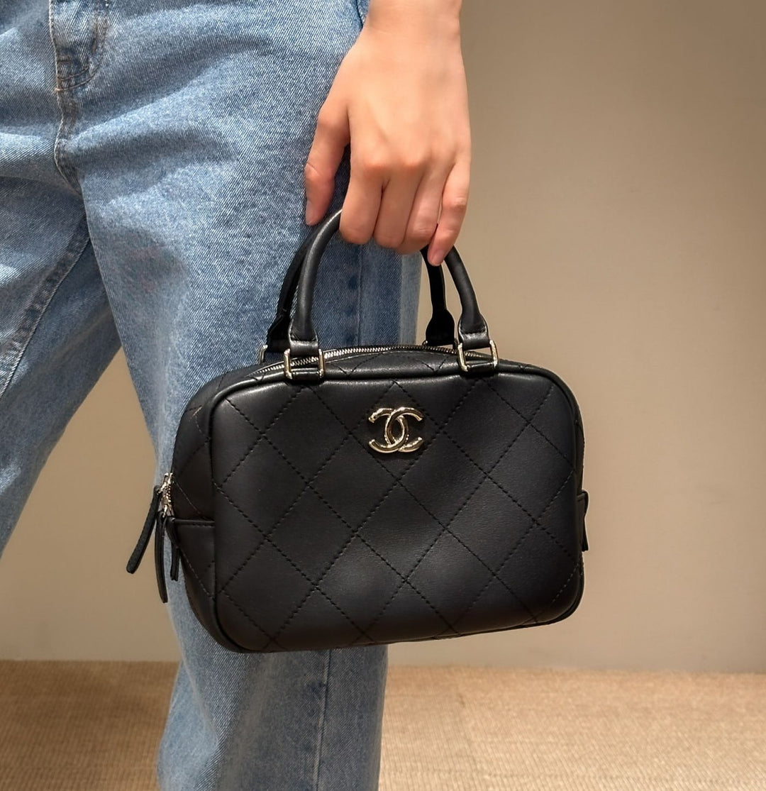 Ladies Chanel bags Lilly Onlines