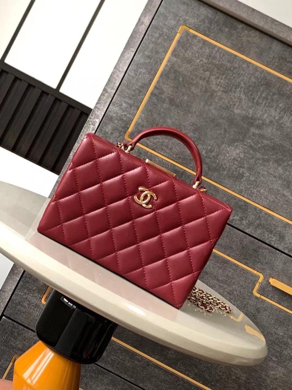 Ladies Chanel bags Lilly Onlines