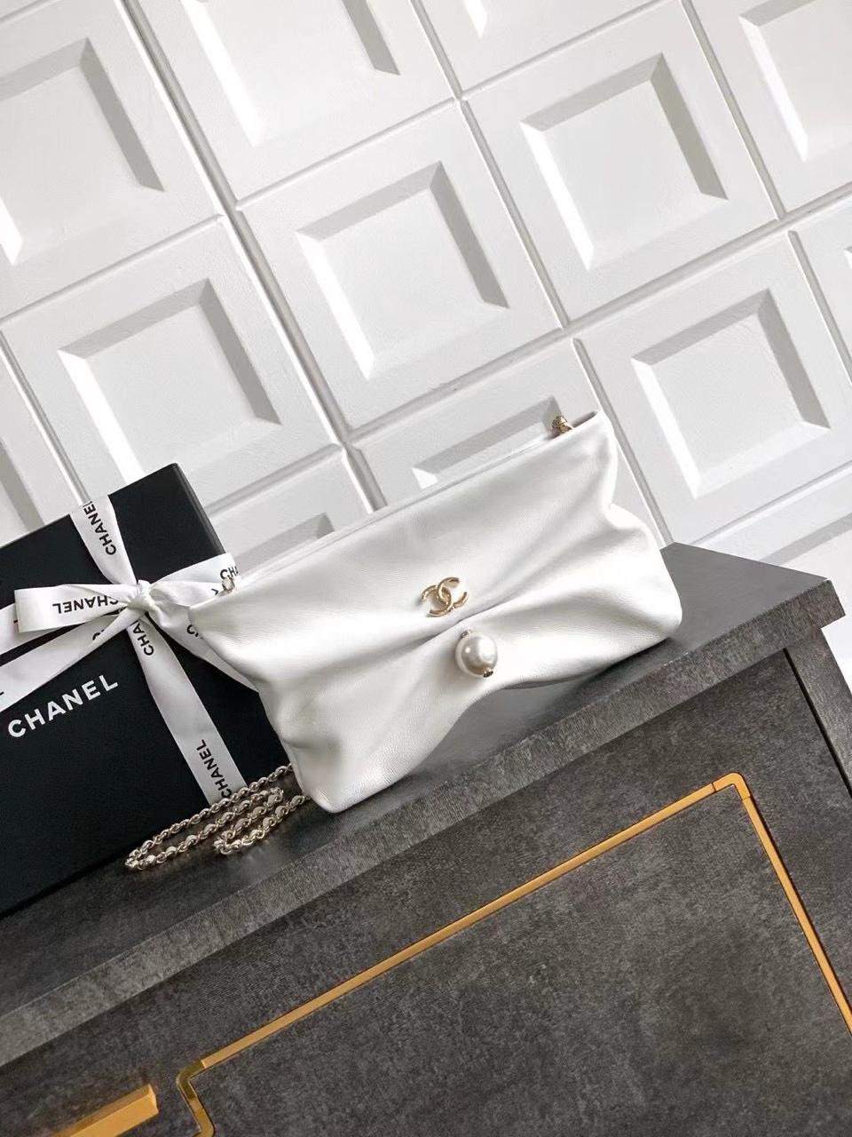 Ladies Chanel bags Lilly Onlines