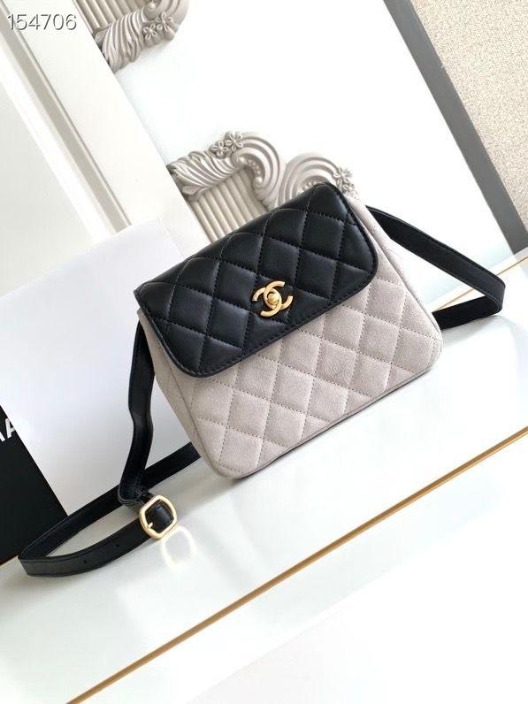 Ladies Chanel bags Lilly Onlines