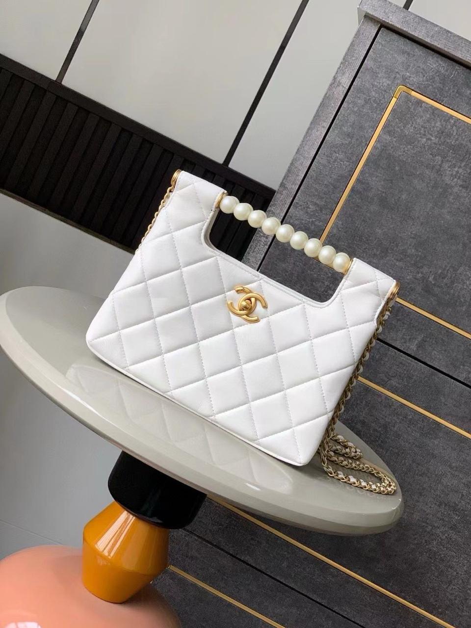 Ladies Chanel bags Lilly Onlines