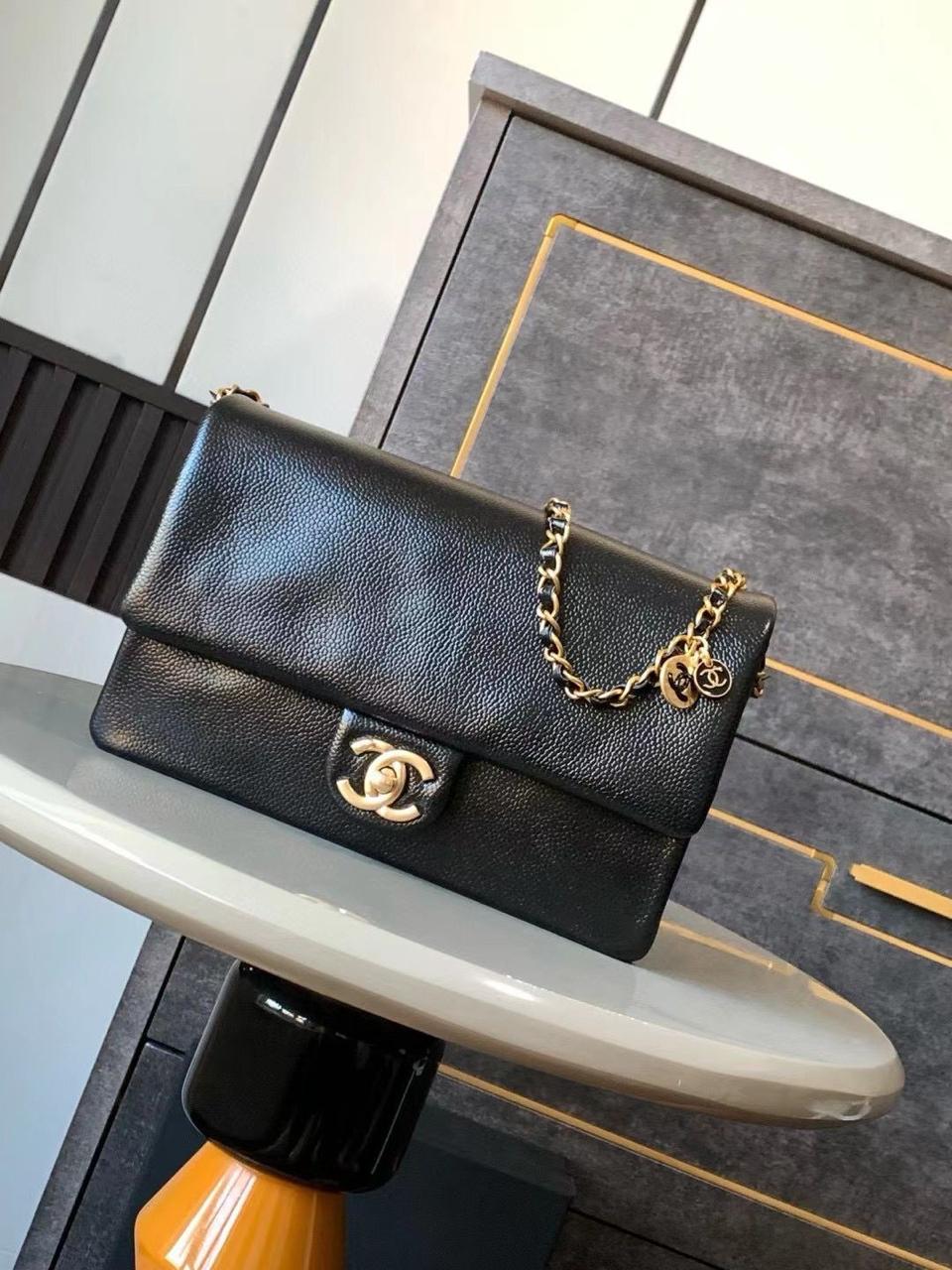 Ladies Chanel bags Lilly Onlines