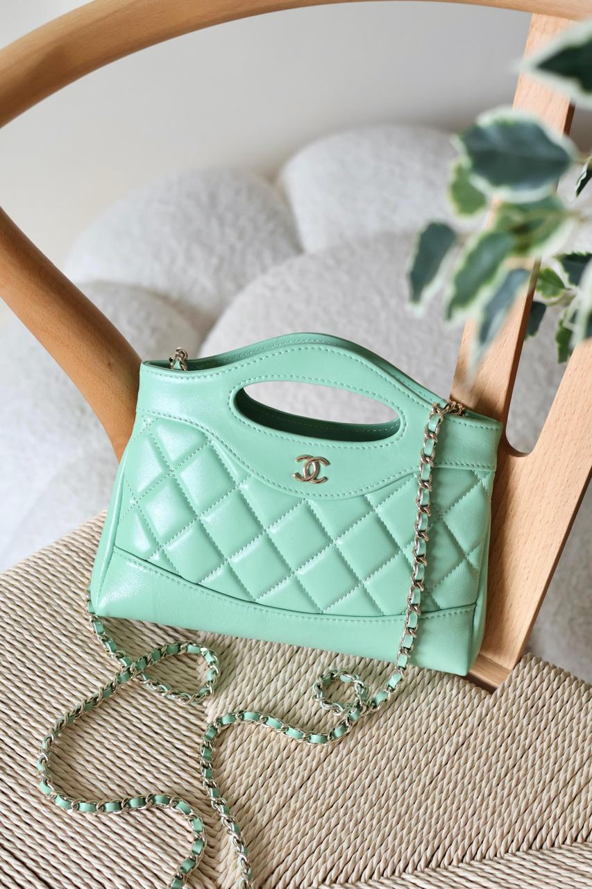 Ladies Chanel bags Lilly Onlines