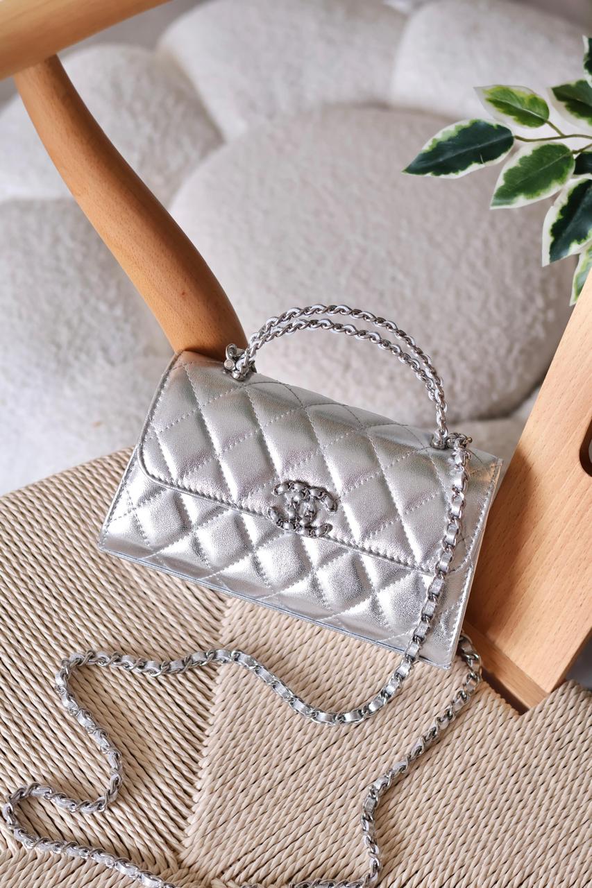 Ladies Chanel bags Lilly Onlines