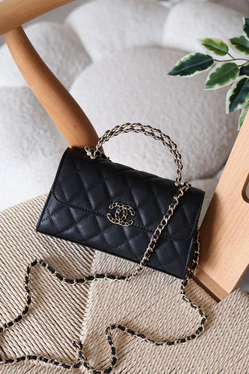Ladies Chanel bags Lilly Onlines