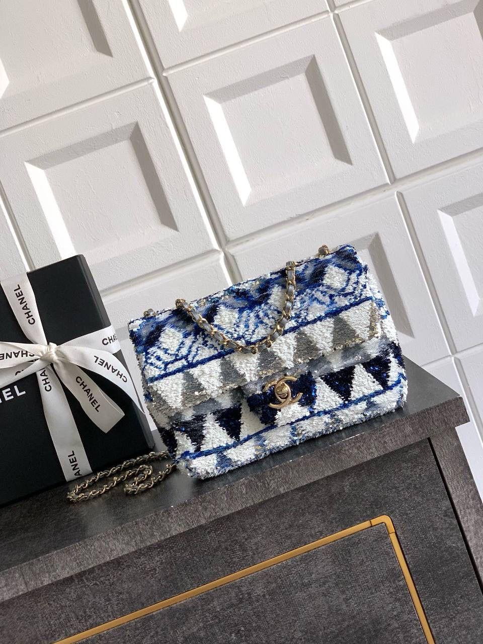Ladies Chanel bags Lilly Onlines
