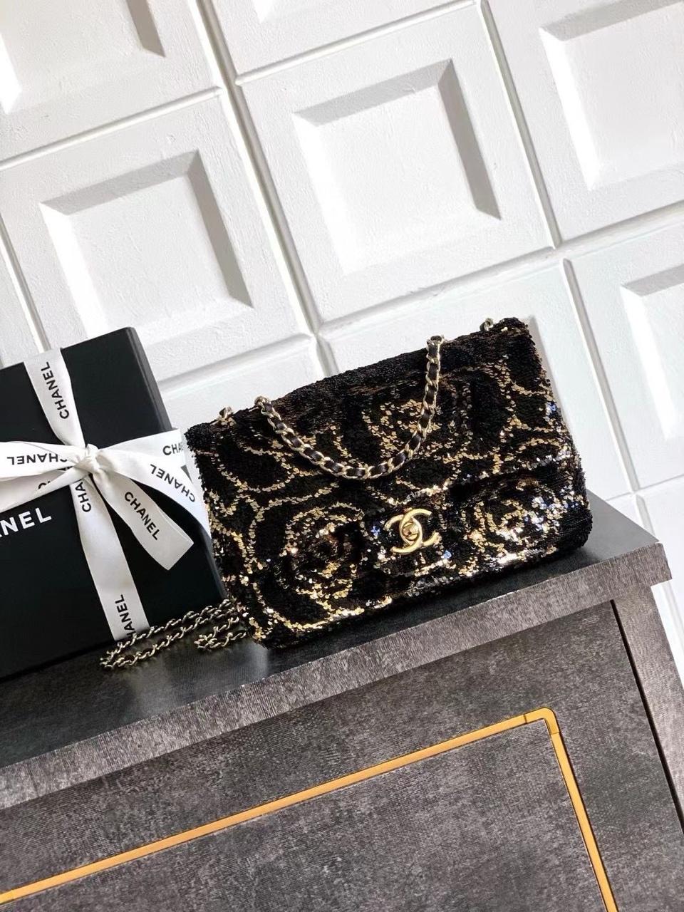 Ladies Chanel bags Lilly Onlines