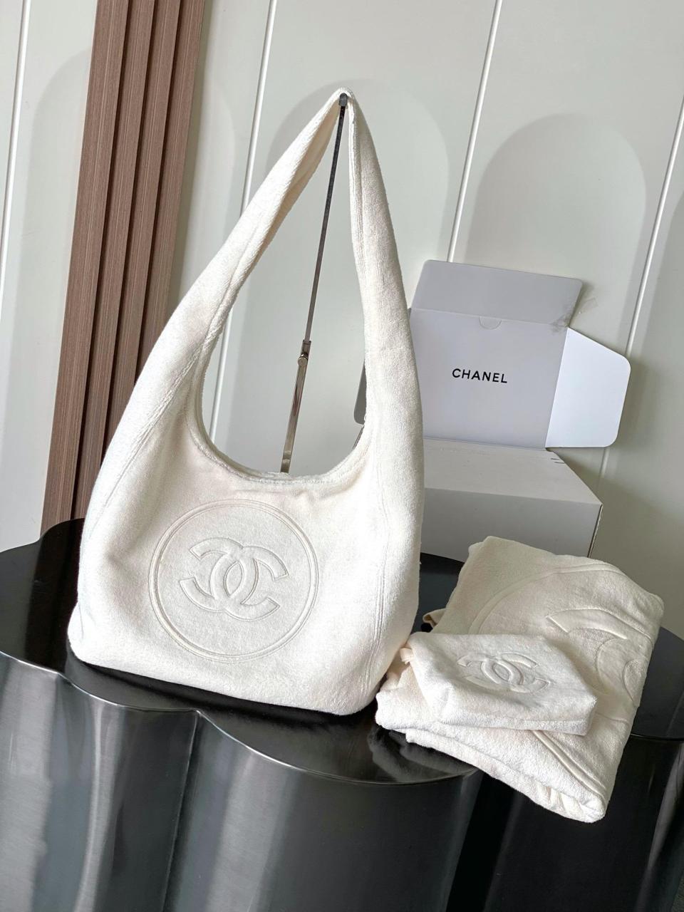 Ladies Chanel bags Lilly Onlines