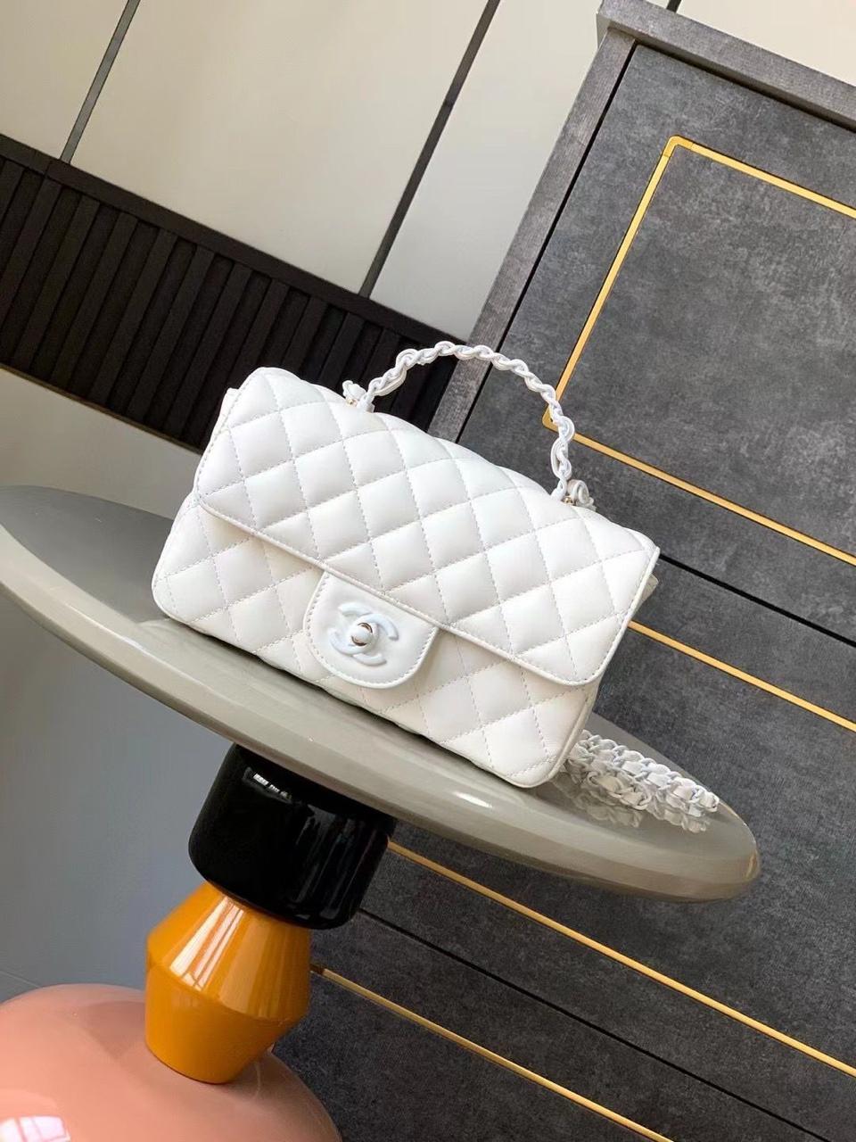 Ladies Chanel bags Lilly Onlines