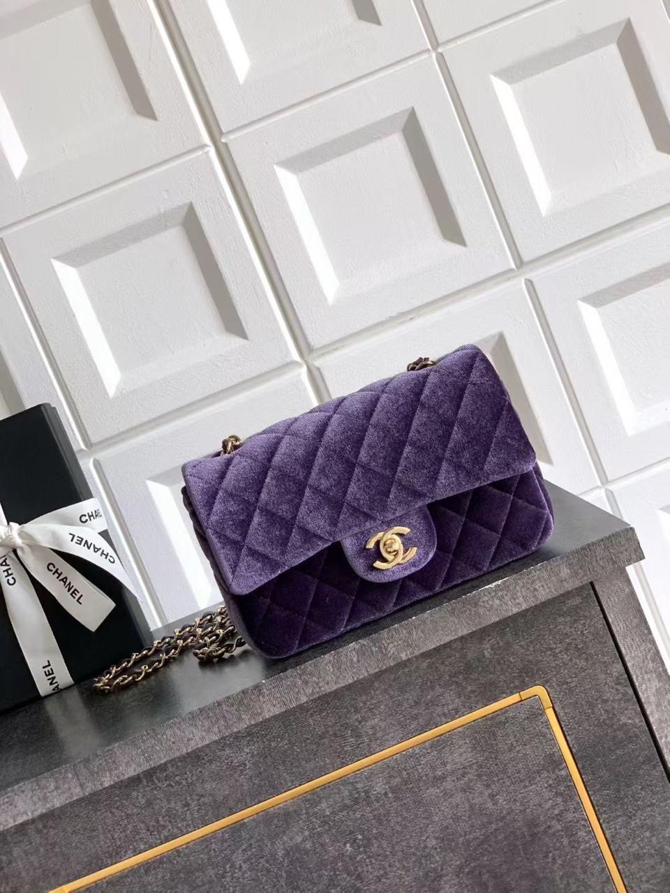 Ladies Chanel bags Lilly Onlines