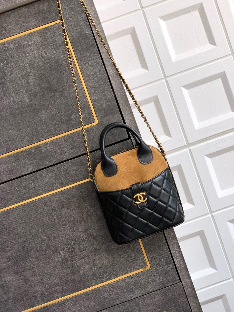 Ladies Chanel bags Lilly Onlines