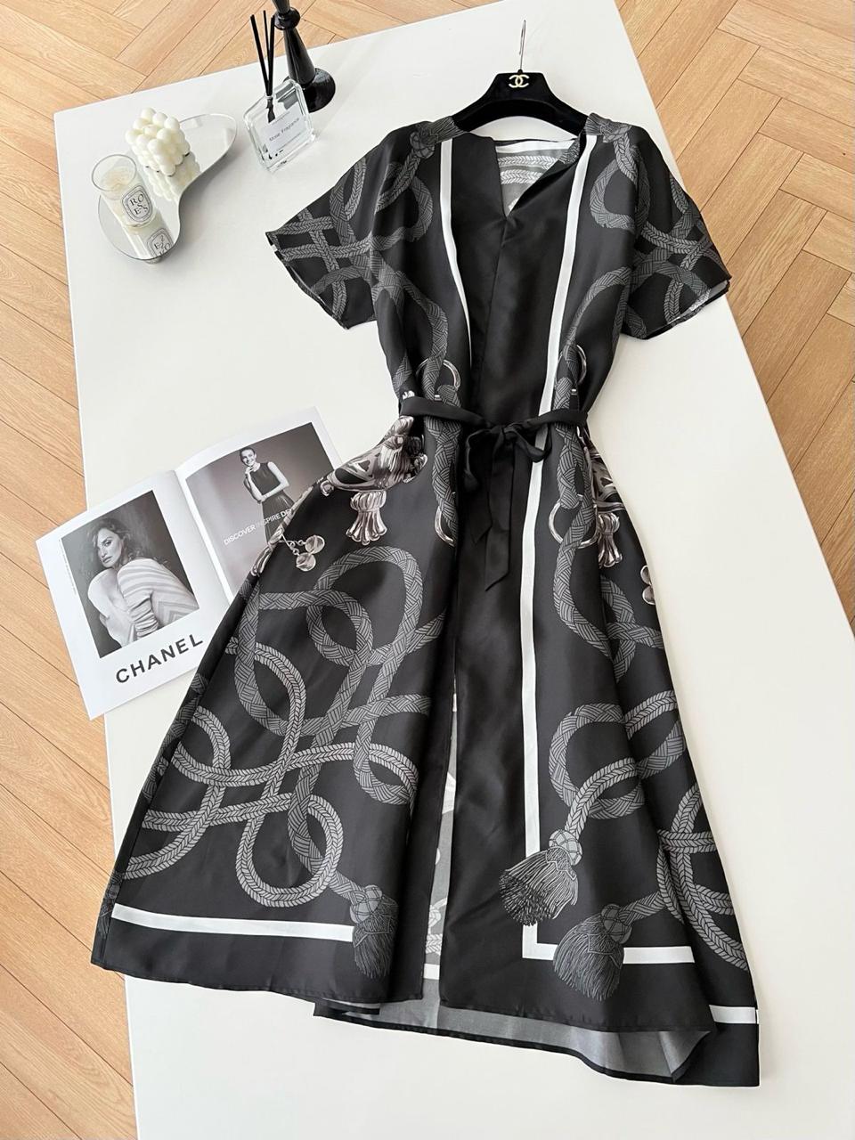 Title dresses Lilly Onlines